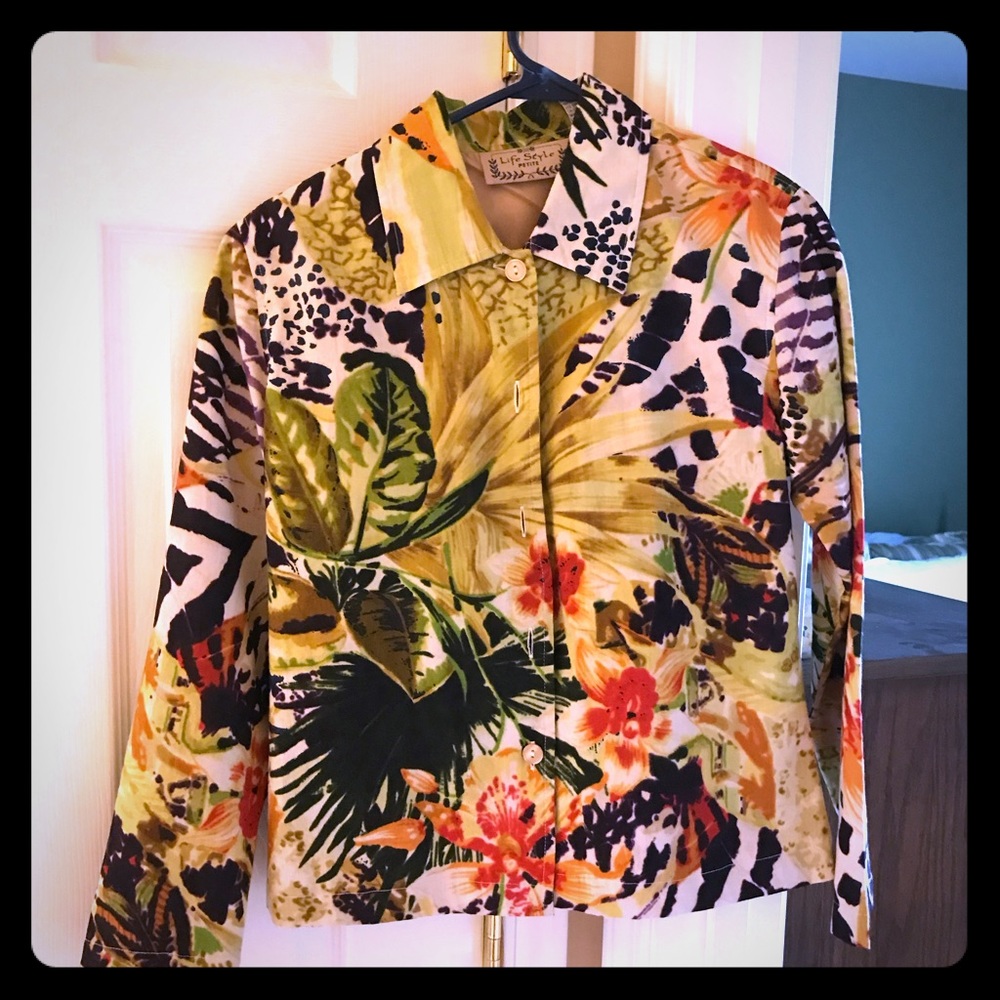 Light weight button down top